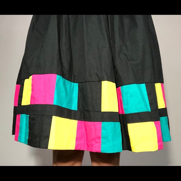 ‼️❗️SOLD❗️‼️1980s dress with color block details - Picture 4 of 6